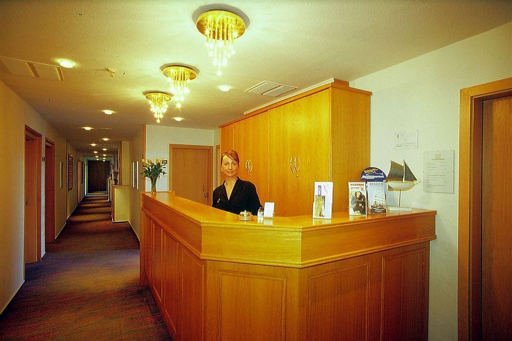 Hotel Am Schwedenkai Kiel Exterior photo