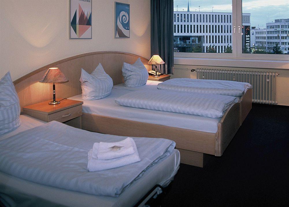 Hotel Am Schwedenkai Kiel Exterior photo